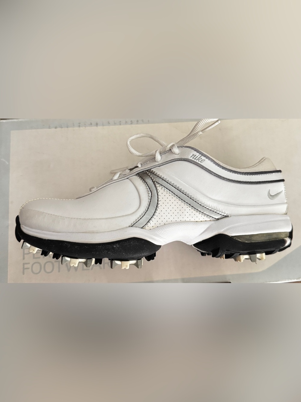 Nike White and Silver Women’s Air Brassie ll Golf Shoes size 6.5